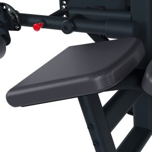 Curl de piernas en posición prono FH55 FH55 Máquina para hacer flexión de isquiotibiales tumbado, aislando biceps femoral semitendinoso y semimembranoso.